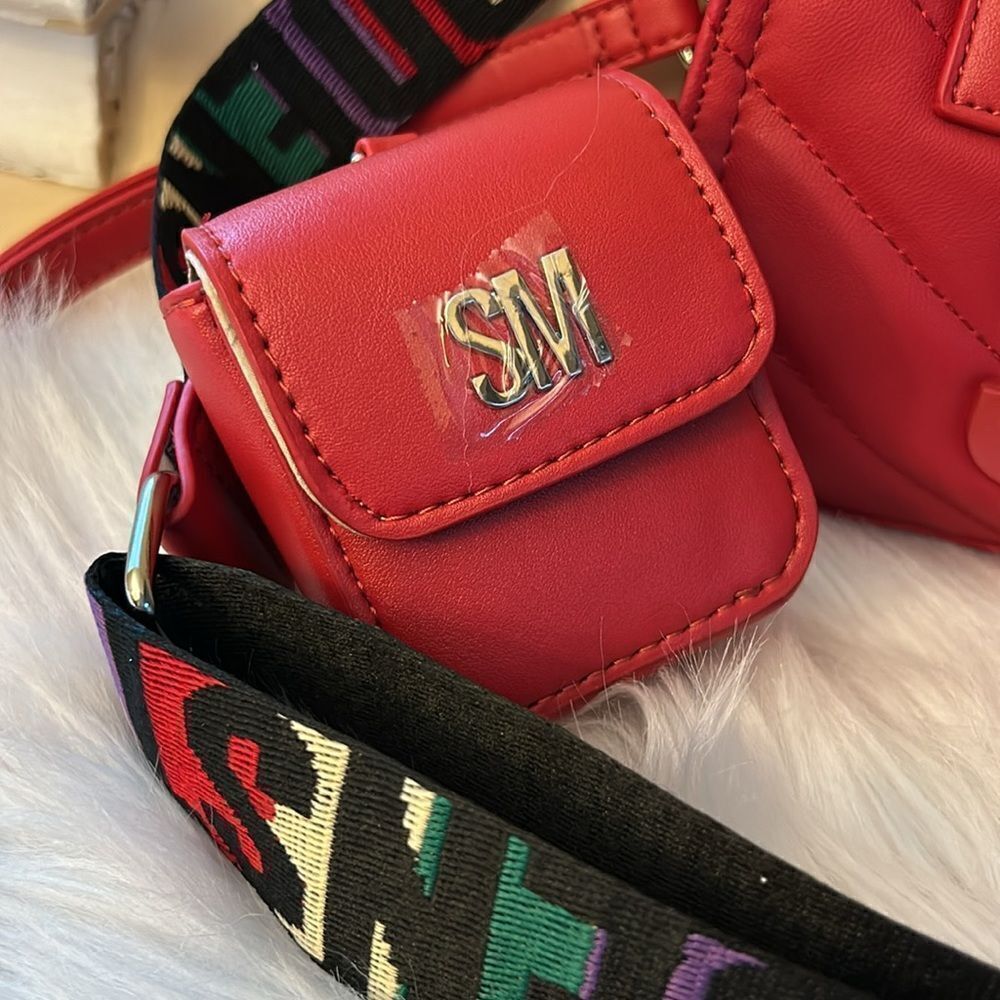 NWT Steve Madden (BARI) Crossbody Bag w/Airpod Case - Red - Picture 6 of 10